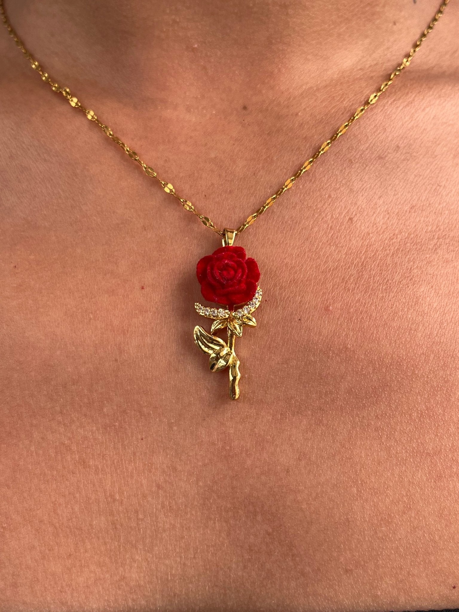 Cadena Dije Rosa - Al estilo Martinez