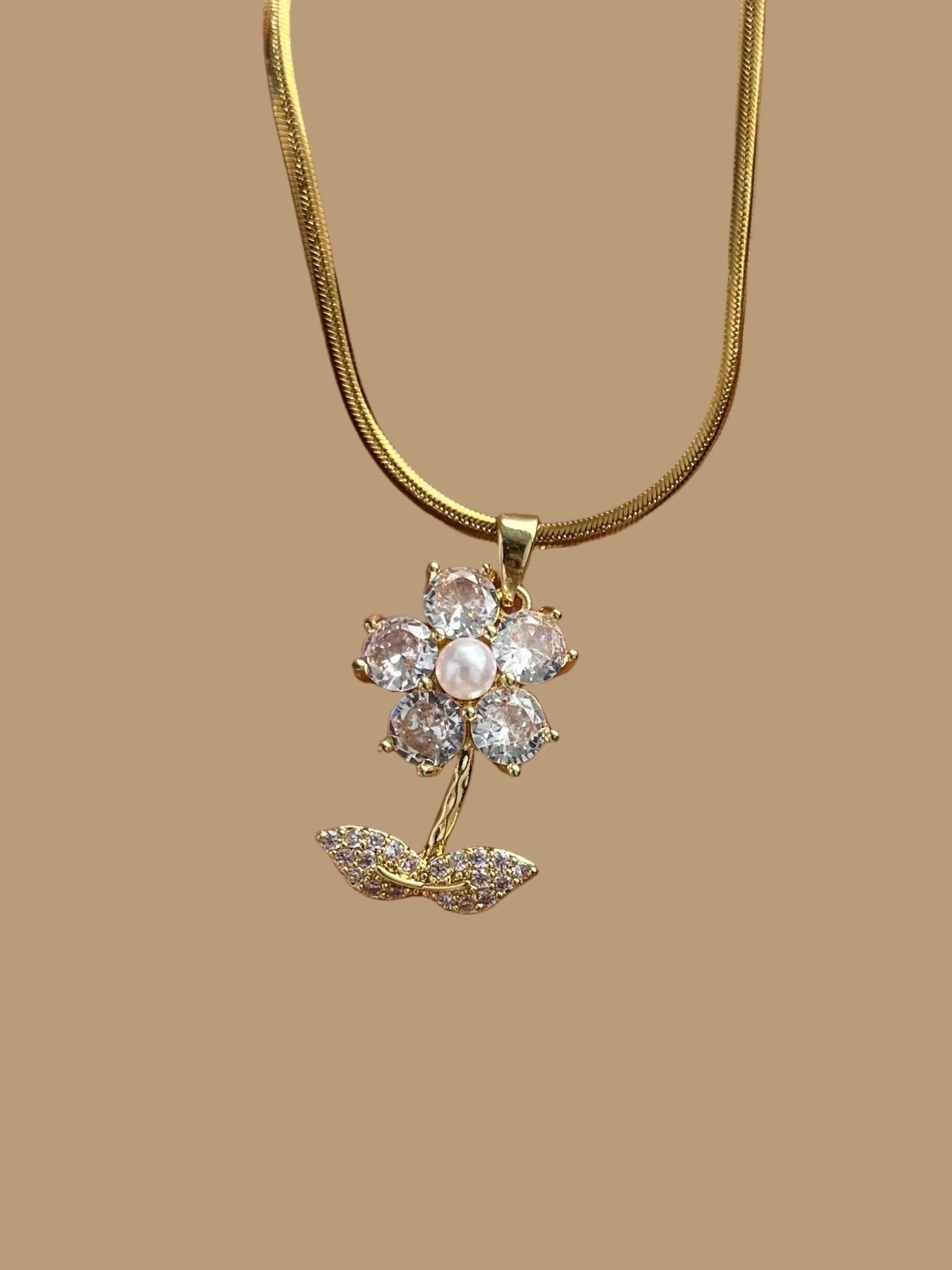 Cadenas con Dijes Exclusivos para Mujer – Rodio y Acero Inoxidable Artesanal. Vol.1 - Al estilo Martinez